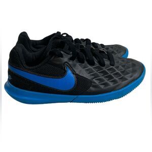 EUC Nike Boys Tiempo Legend 8 Club Indoor Soccer Black Shoes Sneakers - Size 10c